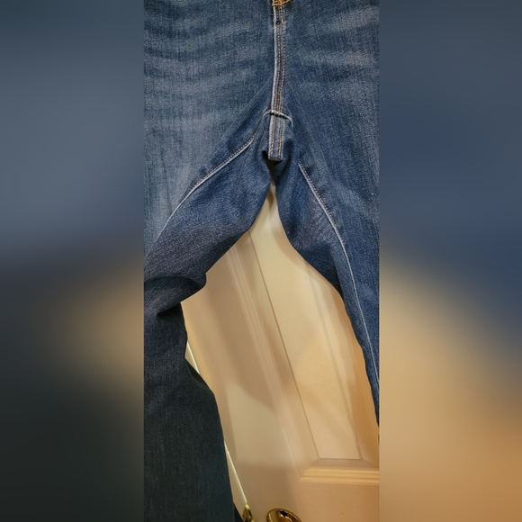 Old Navy distressed Power stretch Jeans - Picture 2 of 5
